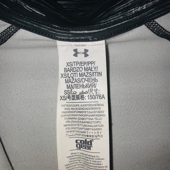 UnderArmour  *LIKE NEW* Cold Gear w/Thumbholes NWOT - Picture 3 of 6